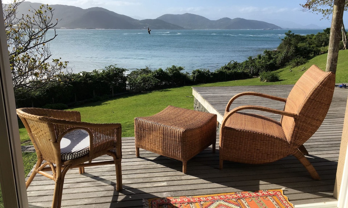 Garopaba House | Beachfront house on Vigia beach in Garopaba.