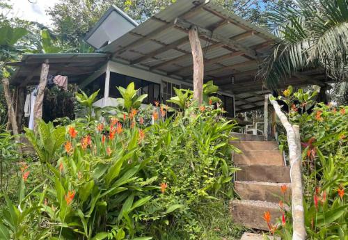 Manzanillo House | Beachfront tiny Bungalow