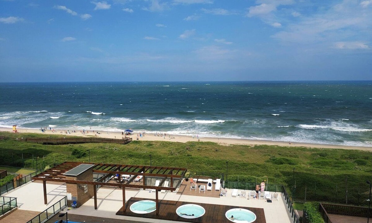 Barra Velha Apartment | Beachfront Tower 5: Heated Pool, Ocean View, Fast Wi-Fi & AC - Sleeps 6