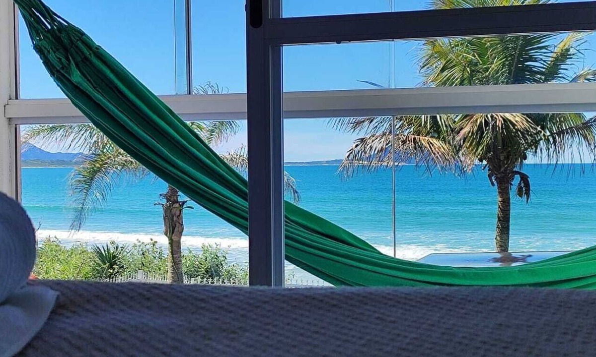Barra da Lagoa House | Beautiful beachfront house in Barra da Lagoa Beach.