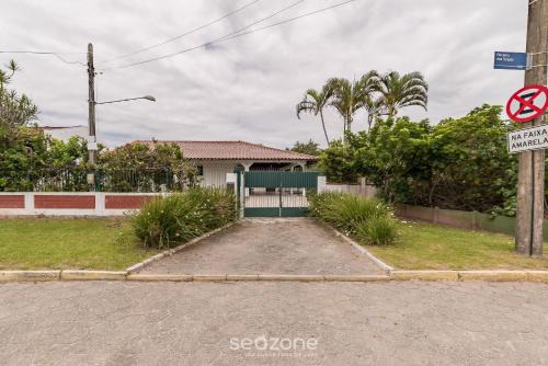 Daniela 2 House | Beautiful House 30m from Beach in Floripa RTT1905
