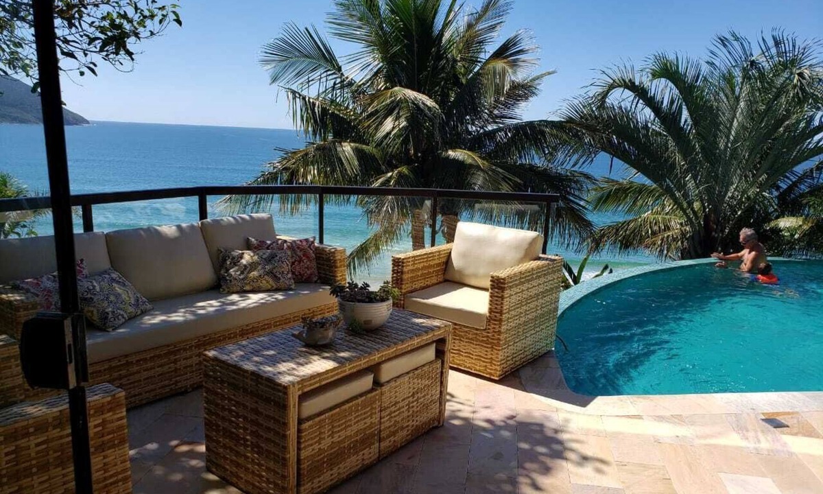 Florianopolis House | Beautiful house, in an incredible location, with swimming pool and panoramic views.