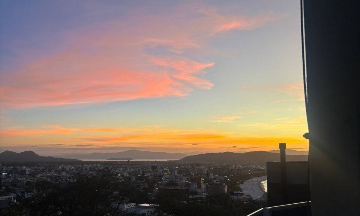 Jurere Apartment | Beautiful penthouse with a view.