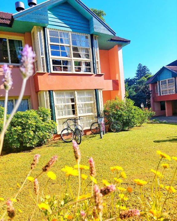 Bairro Lago Negro Apartment | Belíssimo Duplex a 500m Lago Neg 3Q 4bikes Churrasq lareira Ar QF