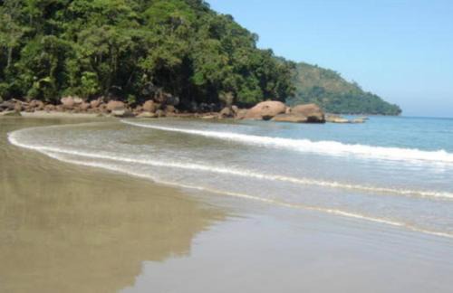 Lagoinha House | Bela Casa Terrea na Praia da Lagoinha Ubatuba com Piscina, Ar Condicionado, Churrasqueira e Forno a Lenha