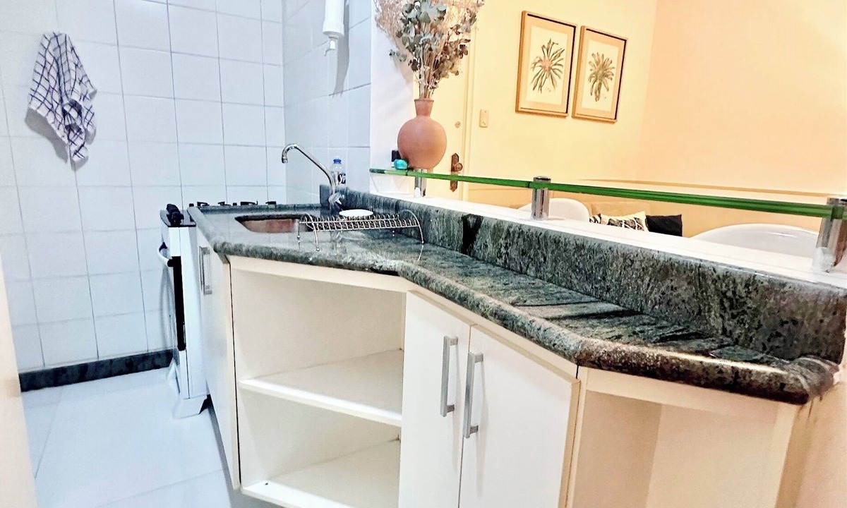 Ipanema Apartment | BOHO IS A COZY, COMPLETE APARTMENT IN THE HEART OF IPANEMA.