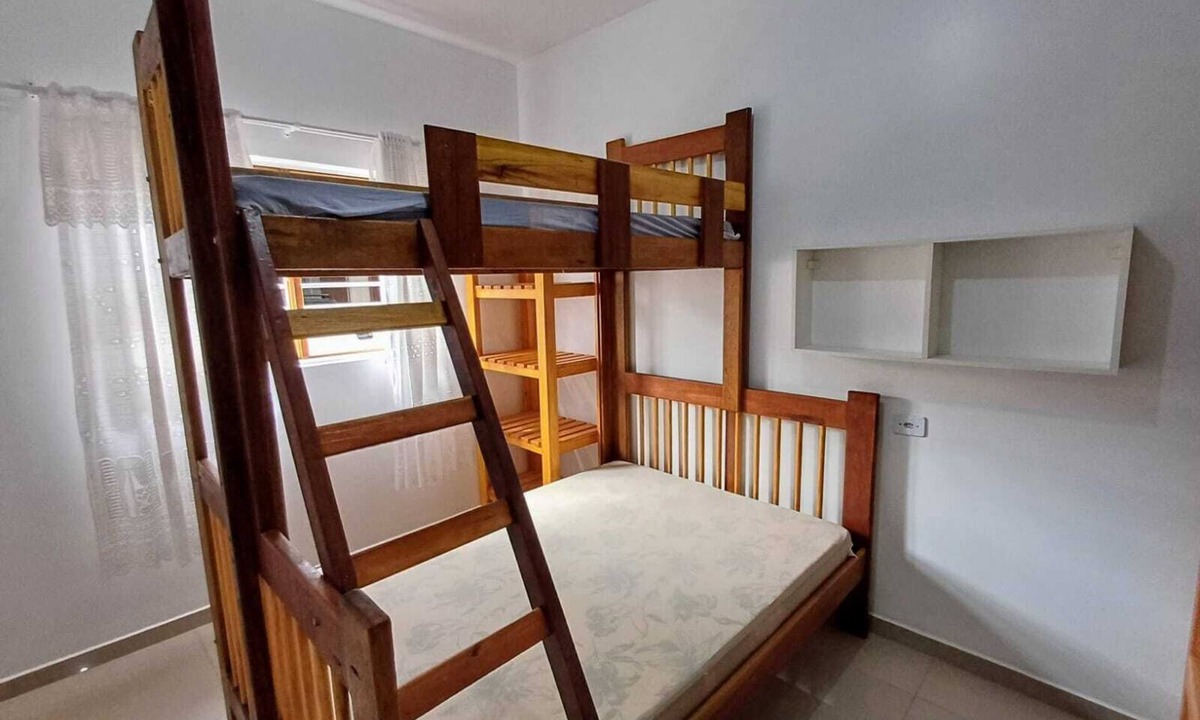 Guaratuba House | House 300 meters from Balneário Coroados Beach