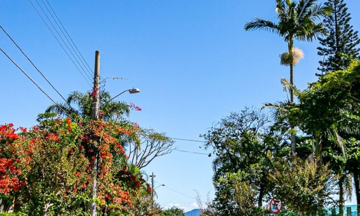 Ponta das Canas Villa | Delightful Large and Comfortable Home with Pool in Florianopólis- Brazil
