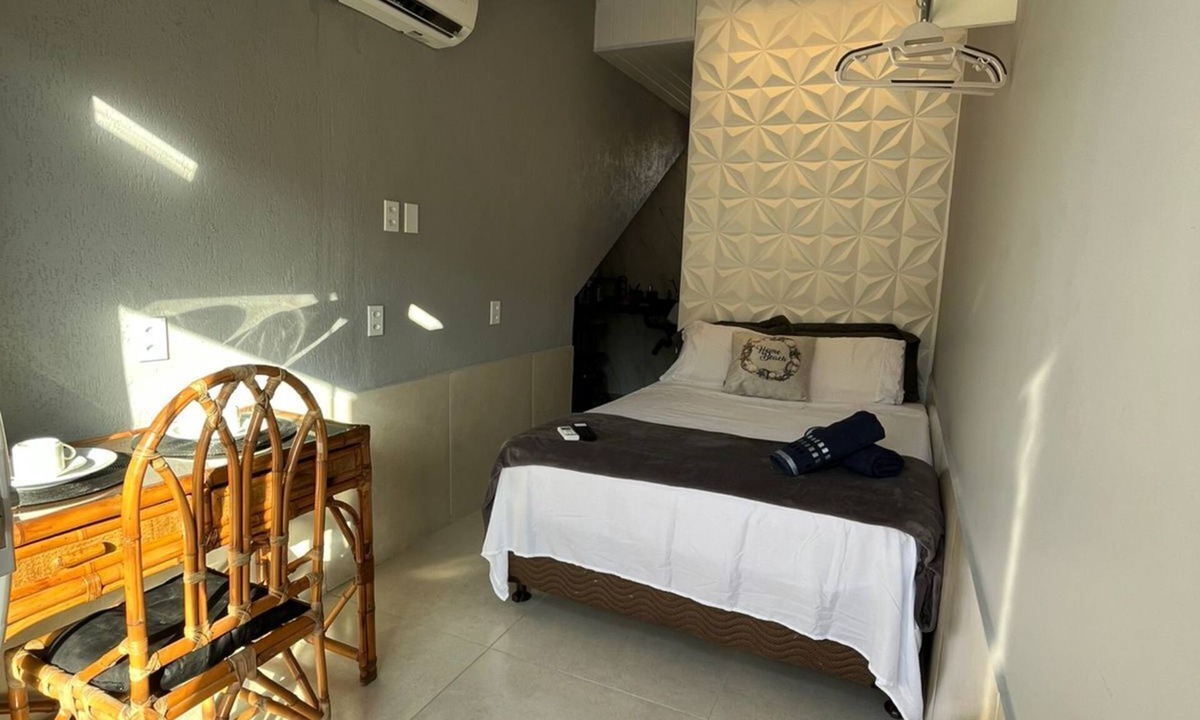 Sao Pedro da Aldeia Apartment | Suite with Air Conditioning and Kitchen | Practicality and Comfort in São Pedro da Aldeia
