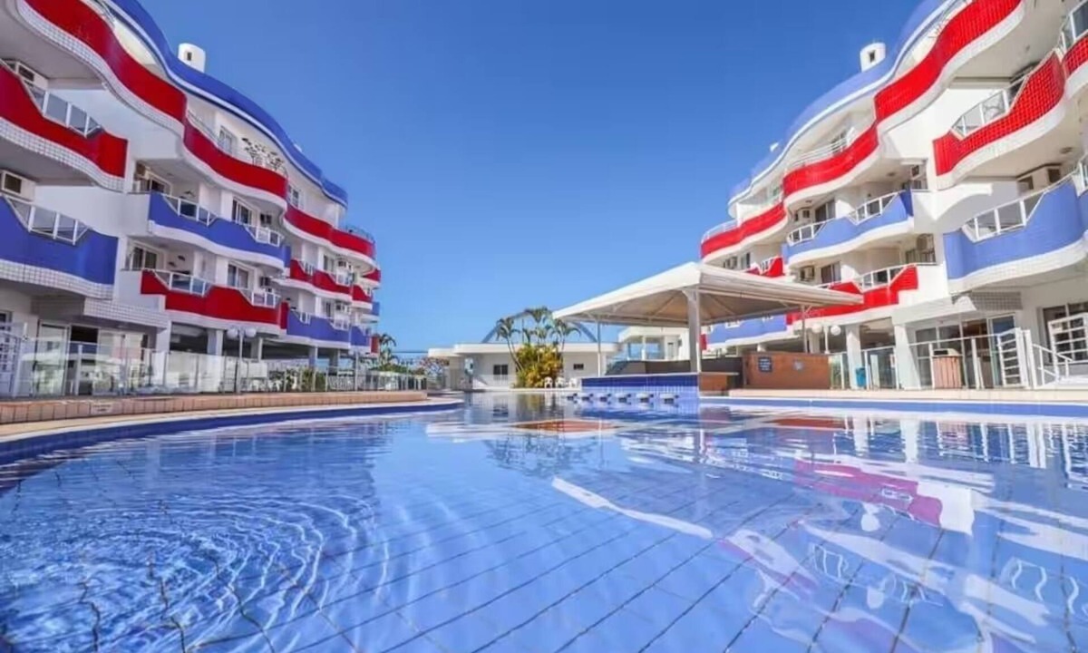 Ingleses Norte Apartment | Ingleses Holiday - Pool and sea
