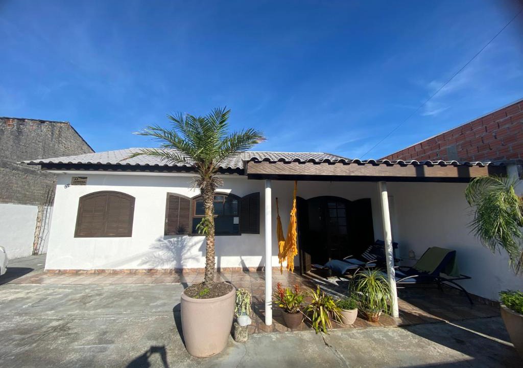 Pontal do Parana House | Bright & Spacious Beach House - 3 bedrooms