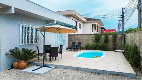 Brusque House | Brusque: Casa aconchegante com piscina