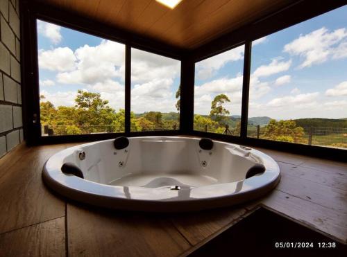 Capitao House | Cabana com hidro e natureza!