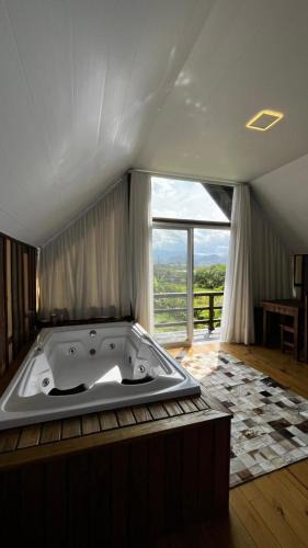 Paulo Lopes Ski Chalet | cabana refúgio