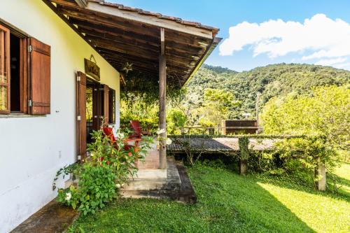 Bocaina de Minas Apartment | Cali: The Main House @ Casa Tlalli in Mirantao