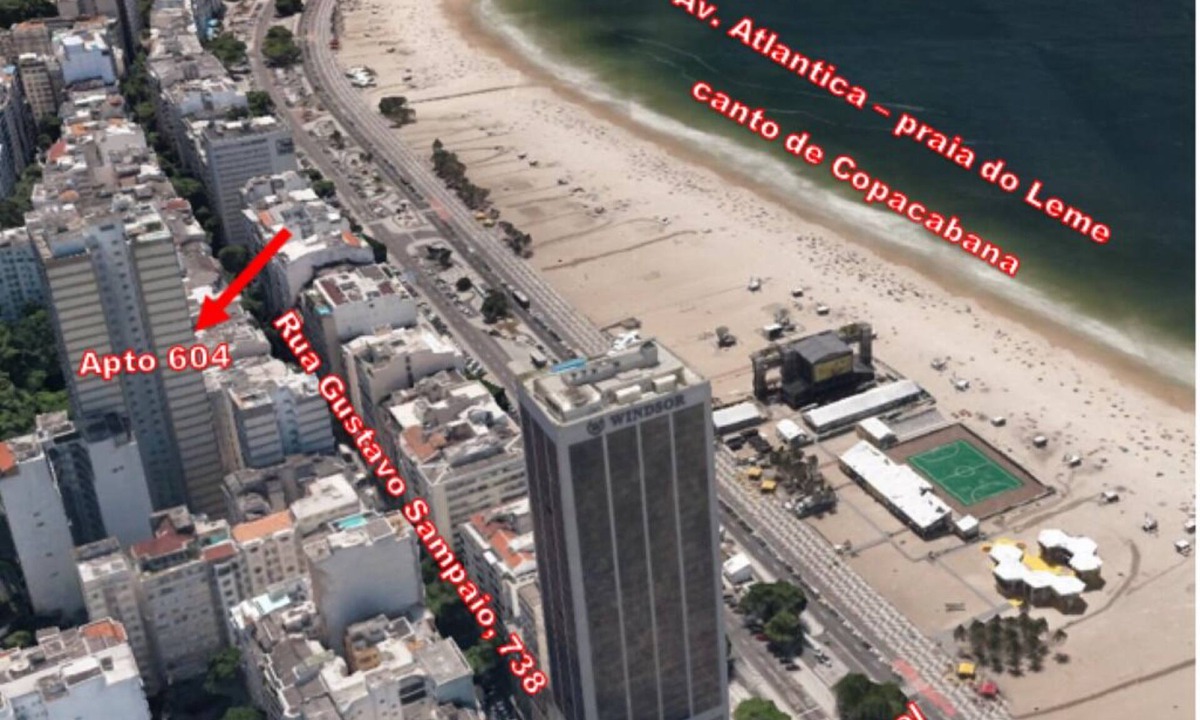 Leme Apartment | Carnival in Copacabana