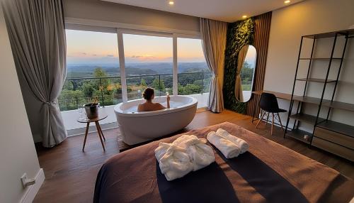 Monte Belo do Sul House | Casa 2 suítes, ofurô, piscina no Vale dos Vinhedos