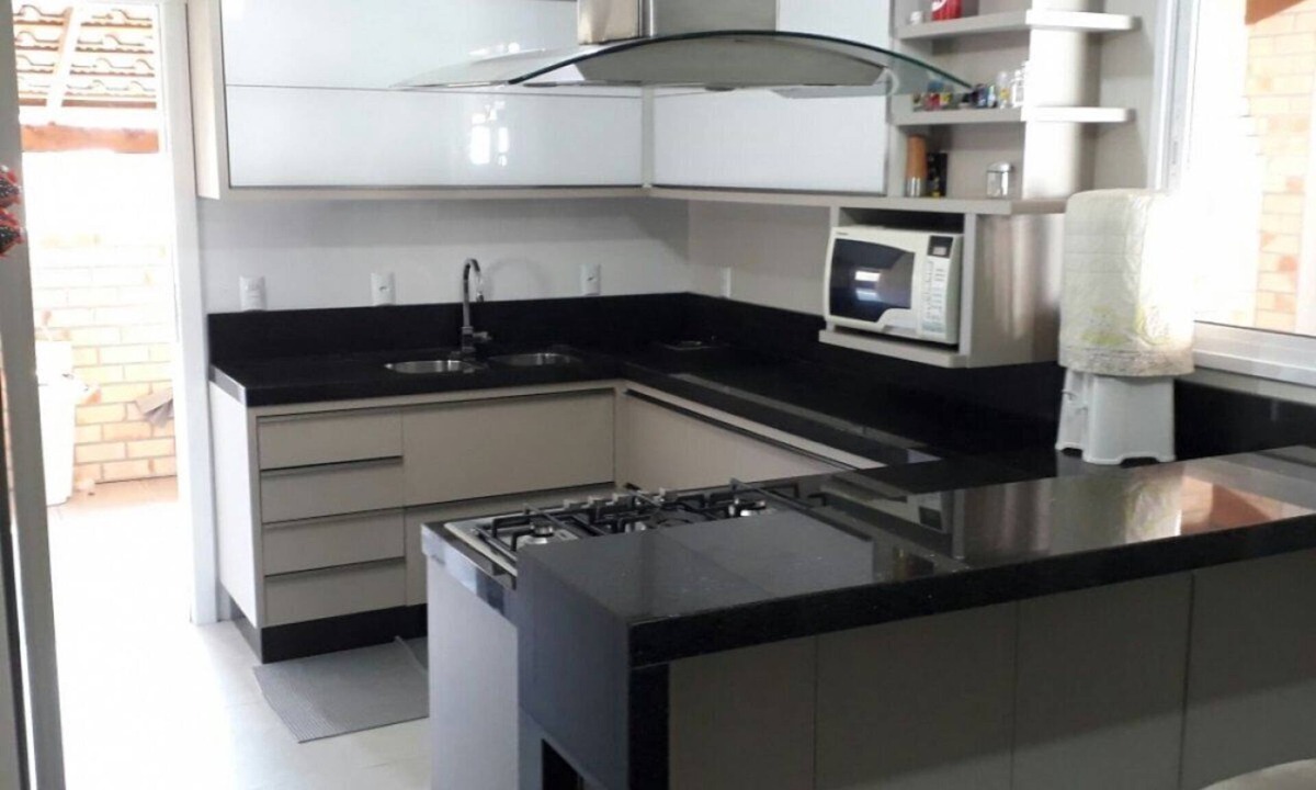 Zimbros House | Casa Aconchegante a Poucos Metros da Praia de Zimbros