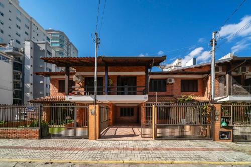 Castelo Branco House | Casa aconchegante perto da praia HN6078