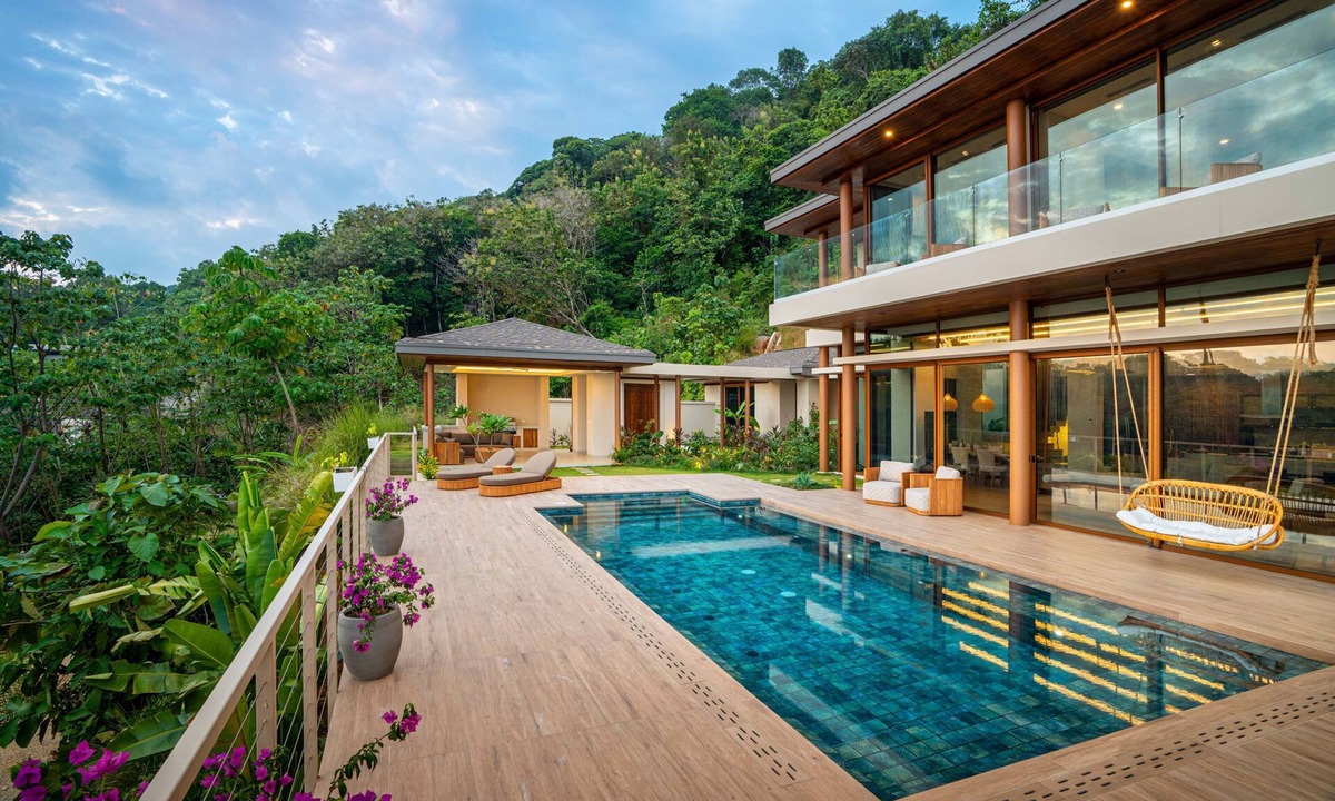 Dominical Villa | Casa Bella Vina Luxury Villa Near Beach Town