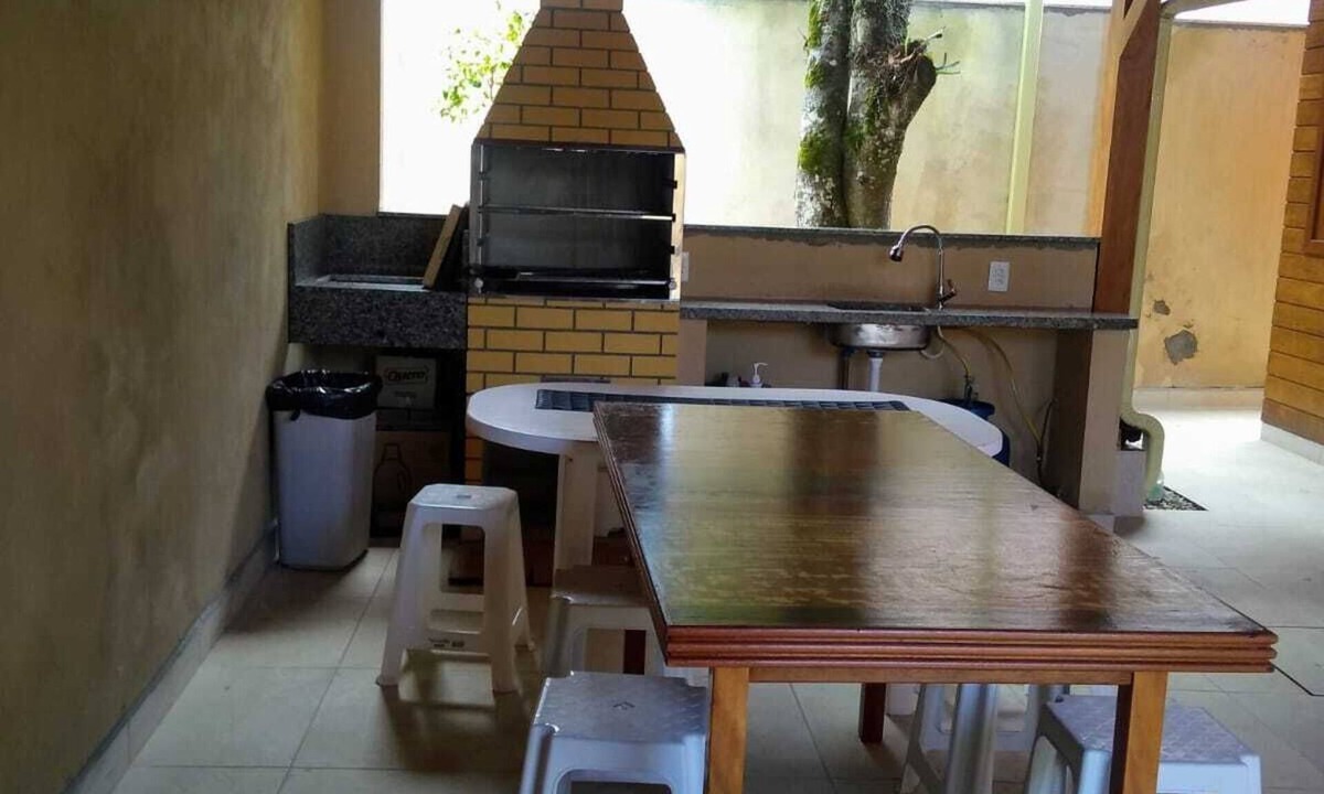Canto Grande House | Casa Bombinhas 150m mar com 03 Dormitórios + 03 bwc + 02 Vagas Estac. Privativa