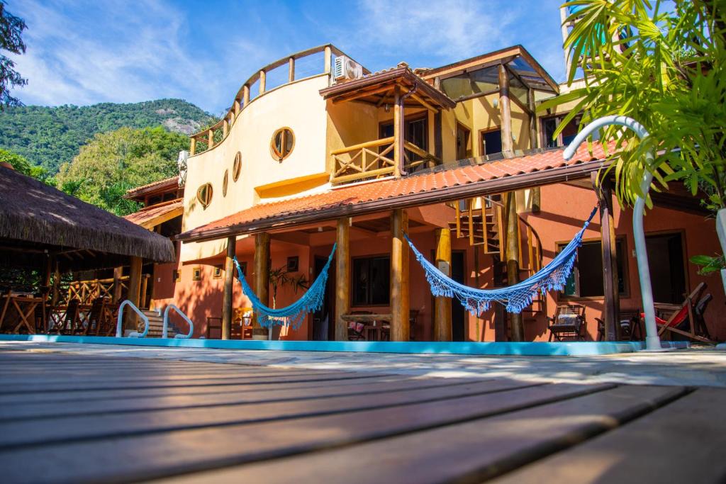 Vila do Abraao Bed & Breakfast | Casa Bonita Hospedagem e Café