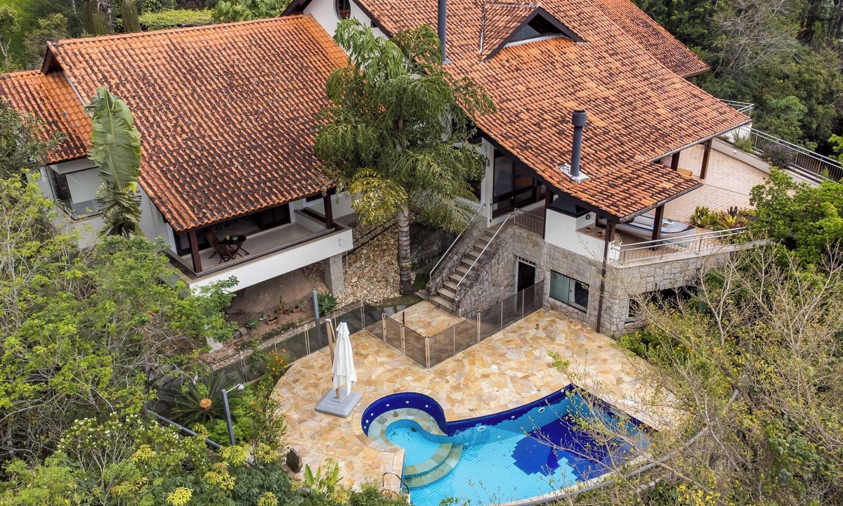Florianopolis House | Casa Cacupé: 180° Ocean View · Swimming Pool, BBQ, Beach 100m away