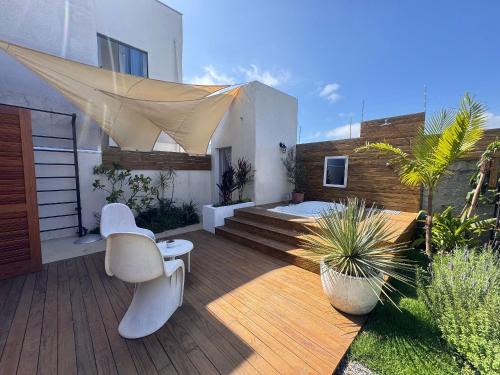 Rio Vermelho Sul House | Casa com Jacuzzi Aquecida e Trilha p/Praia - SCR33