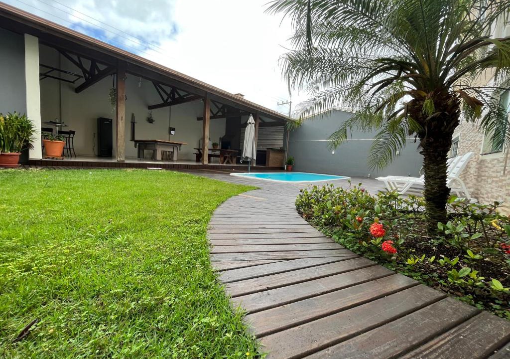 Rio Vermelho Norte House | Casa com Piscina