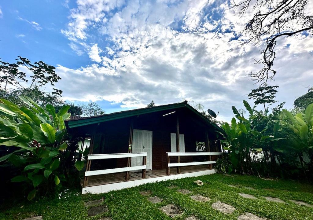 Itamambuca House | Casa com piscina e churrasqueira em Ubatuba SP