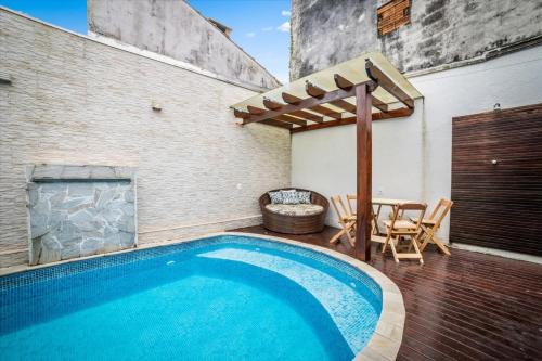 Vila Clais House | Casa com piscina na Enseada a 50 metros da Praia