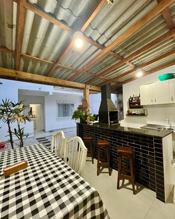 Santa Regina Apartment | Casa com salão de festas 7km da praia