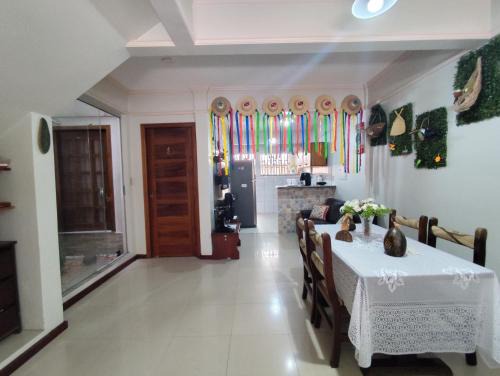Cremacao House | Casa com suítes privativas - Localização no centro, perto de serviços e pontos turísticos