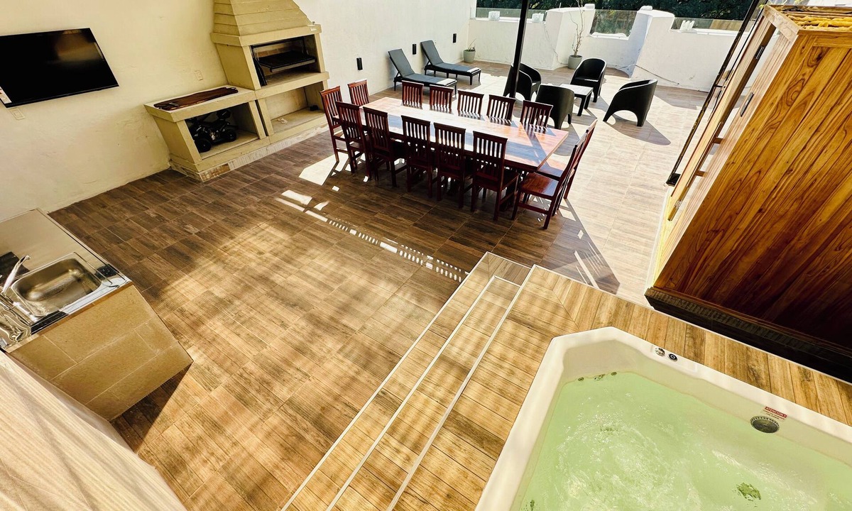 Palermo House | Casa con Terraza Parrilla Jacuzzi Sauna Wifi TV85" AC en Palermo Buenos Aires