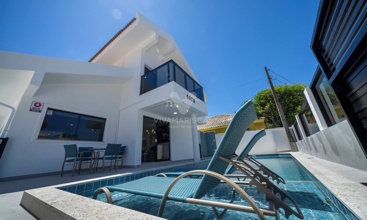 Canto Grande House | Casa Cristal, 6 suites, sleeps 22, with heated pool, 100m from the sea.