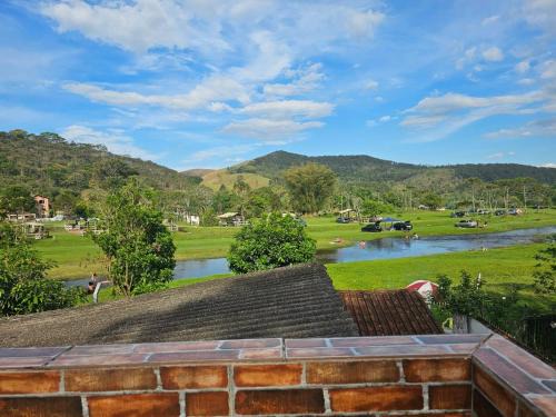 Pindamonhangaba House | Casa de Campo c Vista, Churrasqueira e Playground