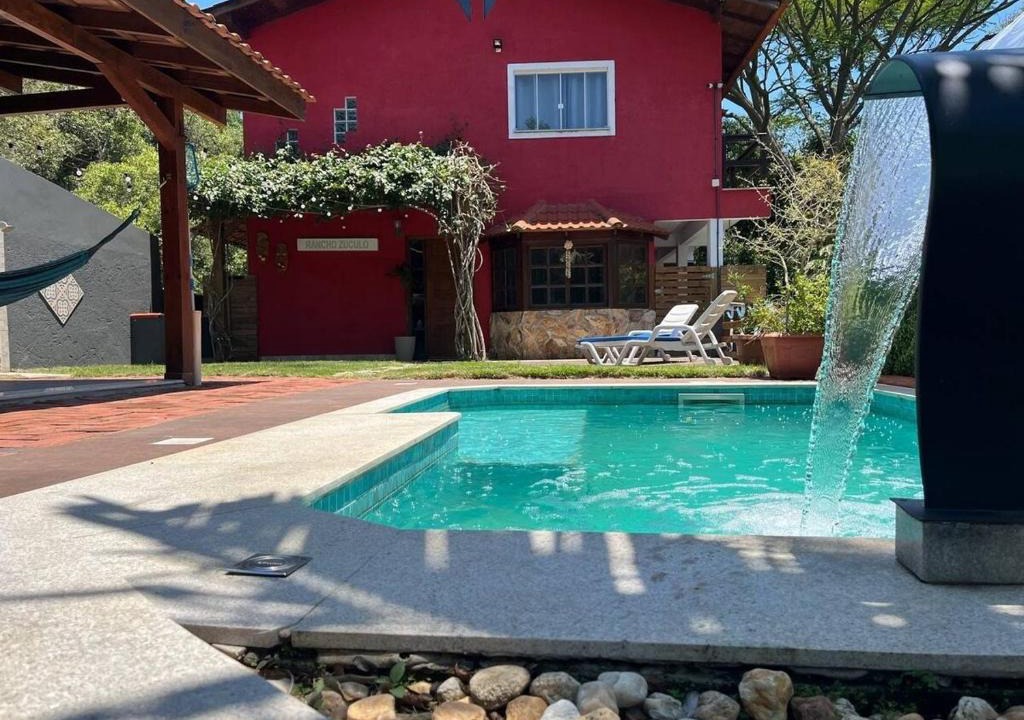Vargem do Bom Jesus House | Casa de Campo, perto das praias!