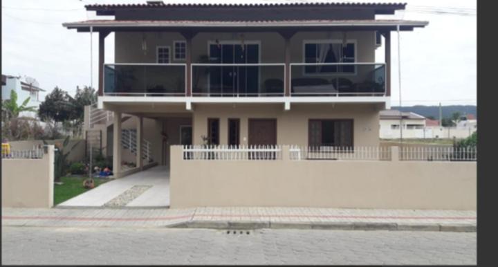 Ze Amandio House | Casa de Temporada em Bombas Sergio
