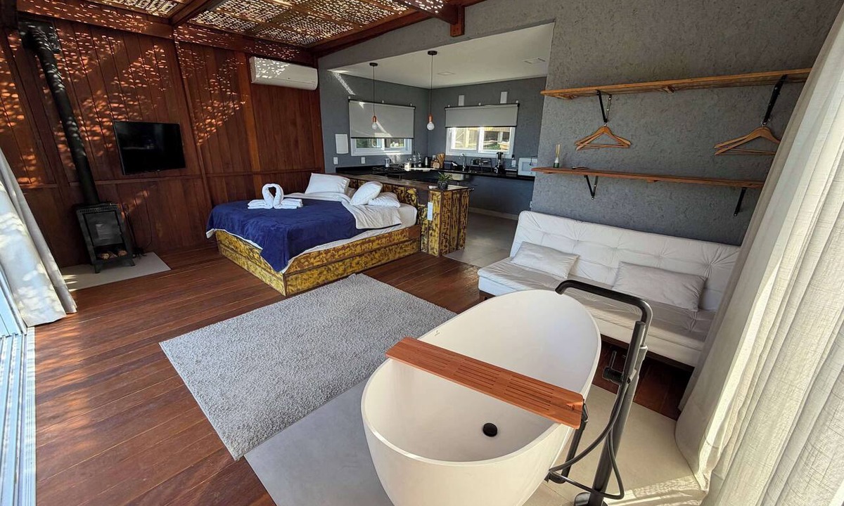Acores House | Casa de Vidro Bali - Hospedar com Propósito