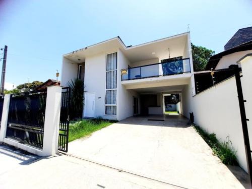 Picarras House | Casa duplex a 300m da praia em Piçarras SAP260
