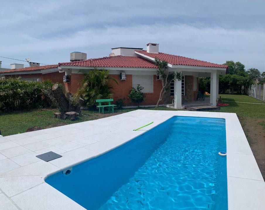Xangri-La House | Casa em Atlântida com piscina e ar-condicionado