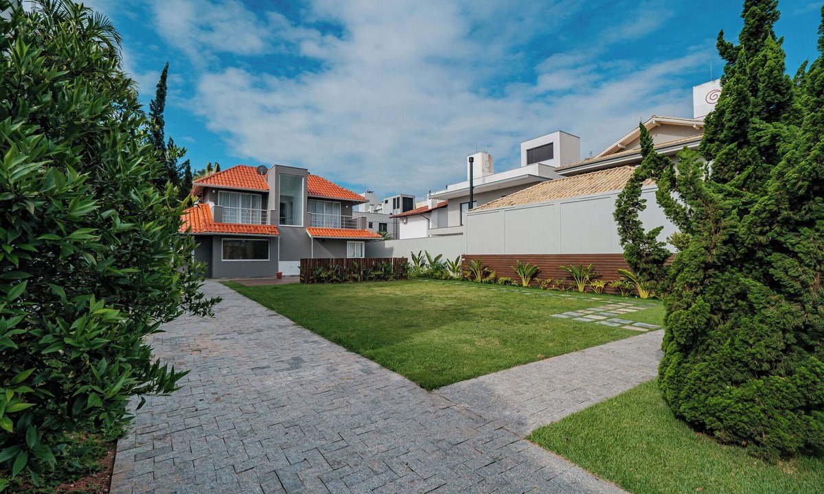 Jurere Internacional House | Casa em Jurerê com 4 quartos - 10 min da praia