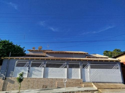 Aragarcas House | Casa espaçosa, com ar condicionado em todos os quartos