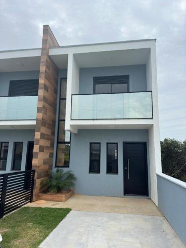 Laguna House | Casa geminada a 250 metros do mar