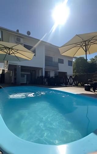 Piratuba House | Casa Gerânios c/Piscina|4Q Climatizados,Pula-Pula,Estacionamento