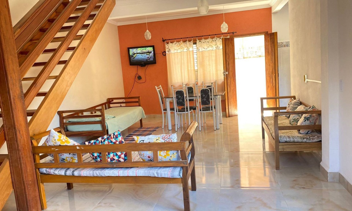Jabaquara House | Casa Jabaquara Amar o Mar a 150 Metros da Praia. São 3 Suítes e Sala Ampla