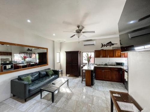 Playa Hermosa Apartment | Casa Lapa Oceanside Villa