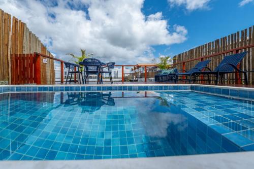 Barra Grande House | Casa Luz da Lua - Barra Grande - Maraú - Piscina privativa com deck de madeira à beira do lago