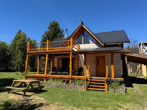 El Bolson Ski Chalet | Casa Mallin Azul