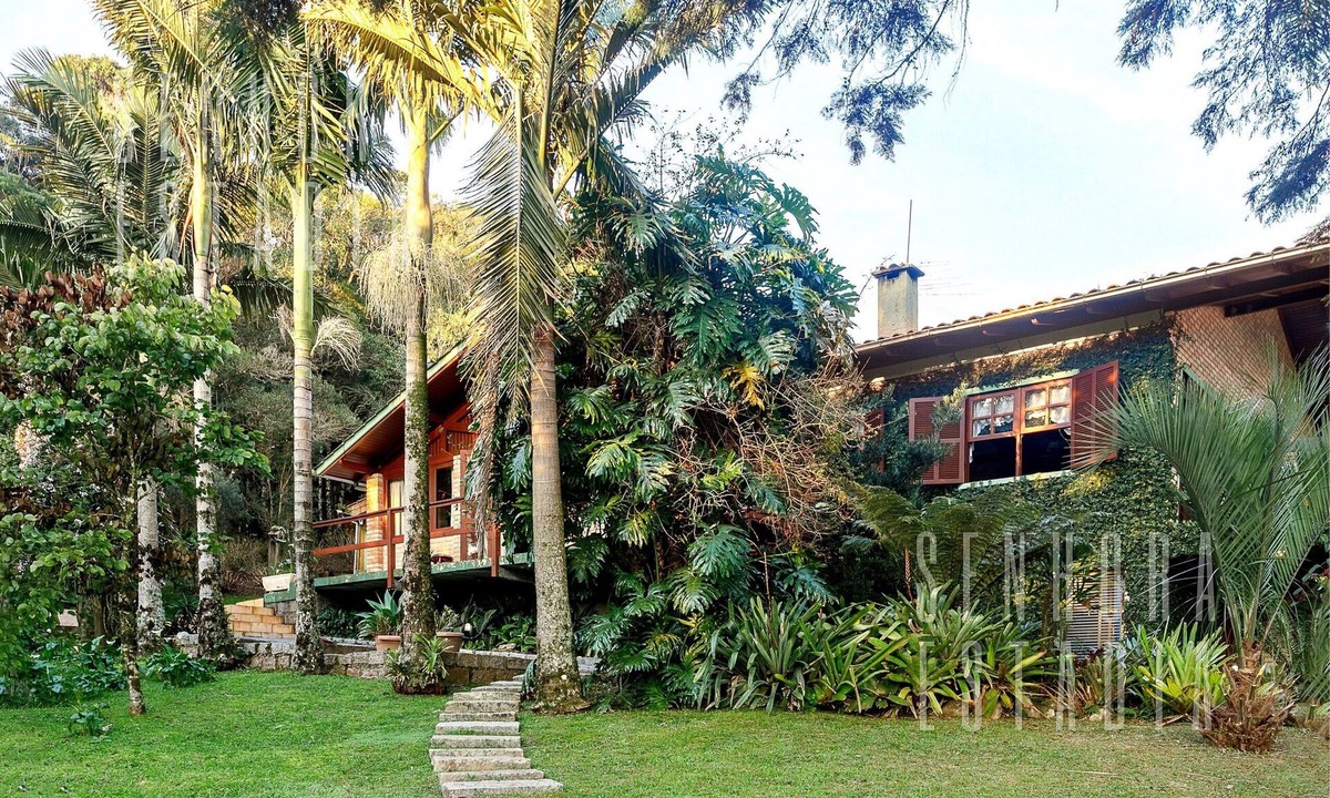 Aguas Mornas House | Casa Merlot with Fireplace, Court and Lake View